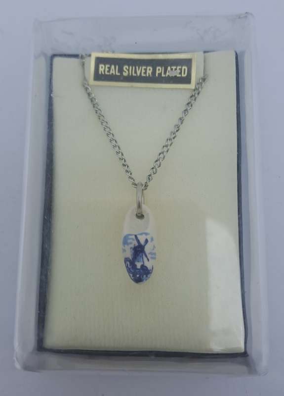 Vintage Holland Delft Clog on Silver plated Chain Necklace (Unused)