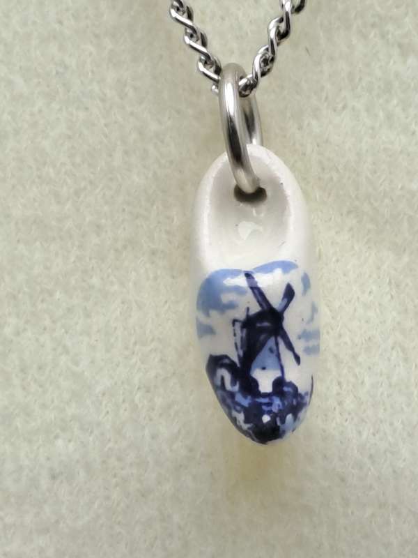 Vintage Holland Delft Clog on Silver plated Chain Necklace (Unused)
