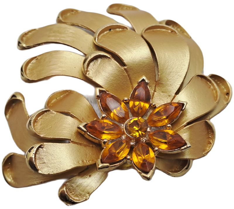 Large Vintage David Wuhl Gold tone Brooch 6cm x 6,5cm