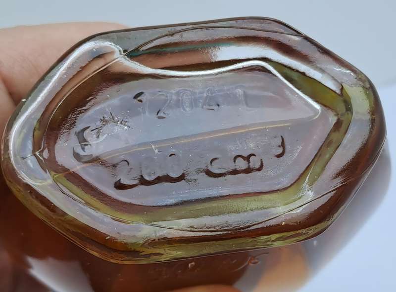 A Rare Find Vintage 1960`s  Bottle of TOSCA 4711 Eaude Cologne 17cm -200ml seal is broken