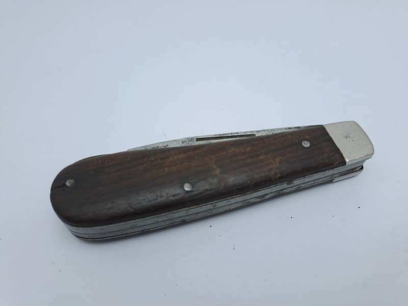 Vintage Pocketknife -No Name visible needs Restoration