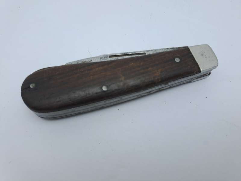 Vintage Pocketknife -No Name visible needs Restoration
