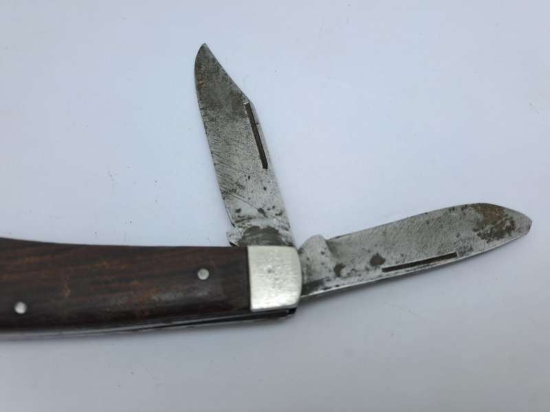 Vintage Pocketknife -No Name visible needs Restoration