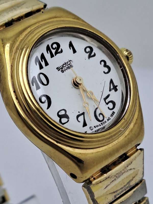 Vintage Swatch Swiss Made Ladies Quartz watch AG 1988 - working