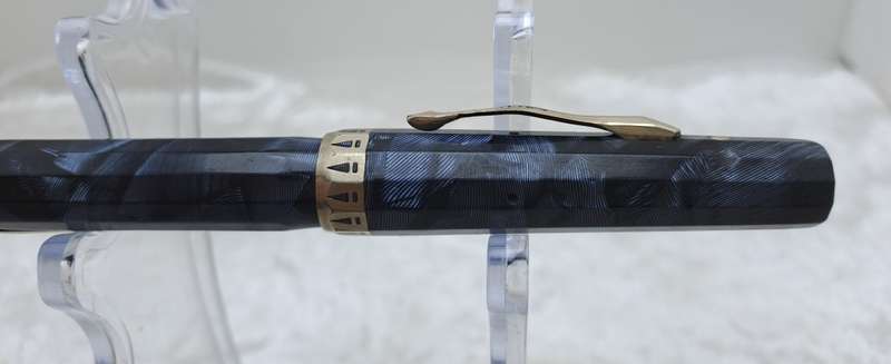 Vintage Wahl EVERSHARP Fountain Pen -Lever Fill- Made in The USA - will need restoration.