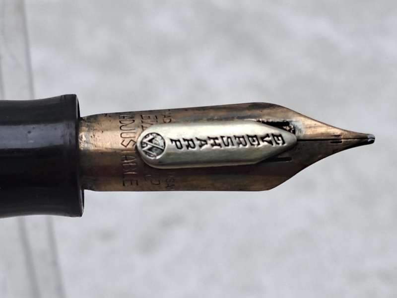 Vintage Wahl EVERSHARP Fountain Pen -Lever Fill- Made in The USA - will need restoration.