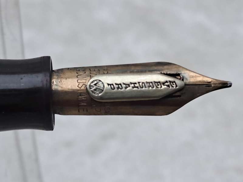 Vintage Wahl EVERSHARP Fountain Pen -Lever Fill- Made in The USA - will need restoration.