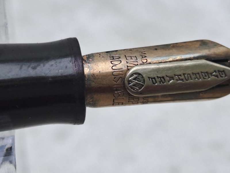 Vintage Wahl EVERSHARP Fountain Pen -Lever Fill- Made in The USA - will need restoration.