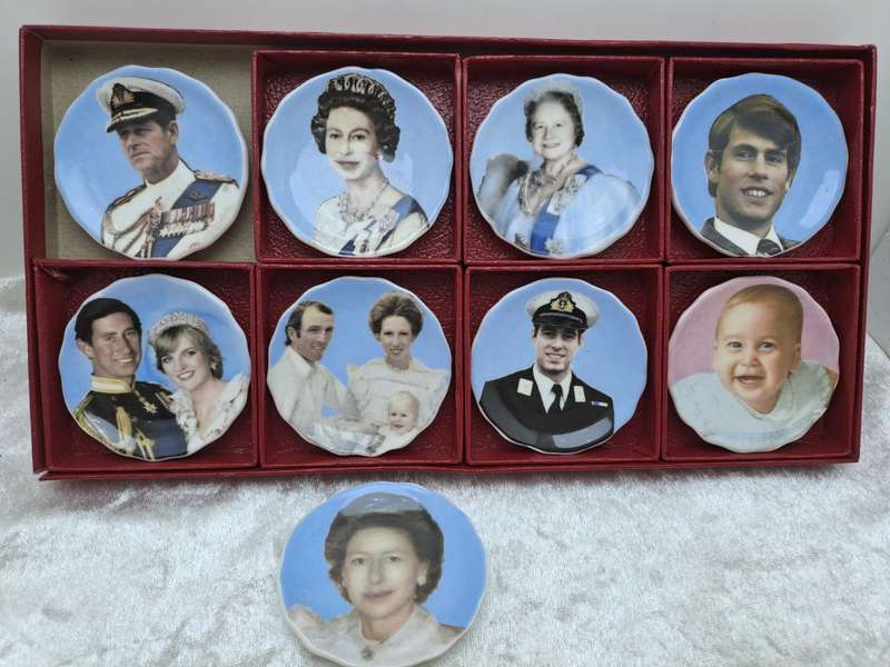 Vintage Circa 1981 The Royal Family set of 8 plus 1-St.George Fine China mini Plates