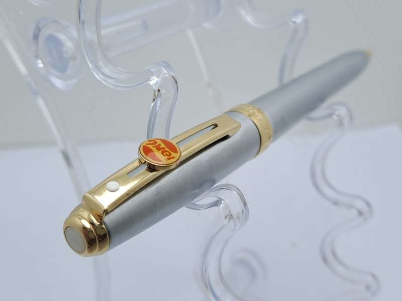 Vintage White dot Sheaffer`s Ballpen in Case - Ink is good -Great condition -Branded
