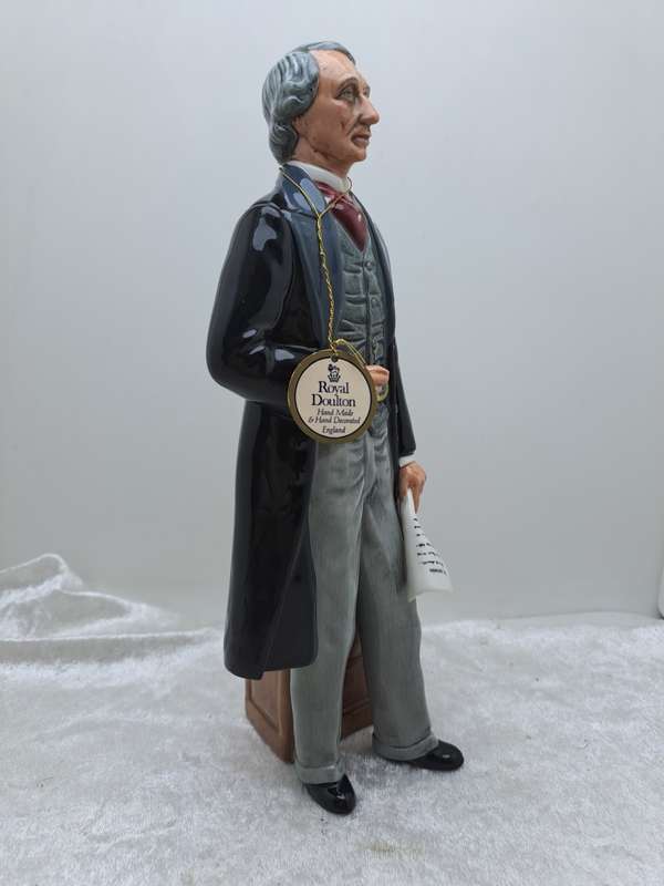 Vintage 1986 Statesman HN2859  Royal Doulton Figurine-Excellent Condition