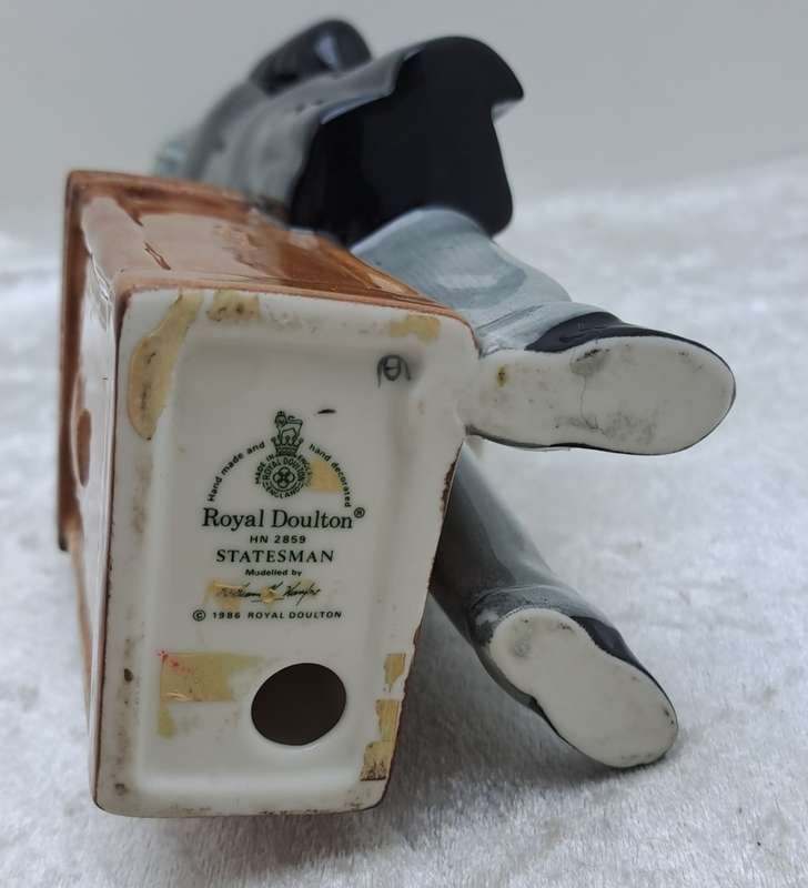 Vintage 1986 Statesman HN2859  Royal Doulton Figurine-Excellent Condition