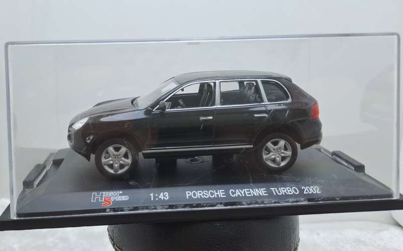 High Speed 2002 Porche Cayenne Turbo 1:43 Scale