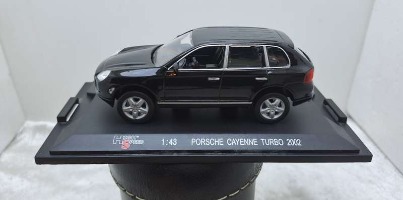 High Speed 2002 Porche Cayenne Turbo 1:43 Scale