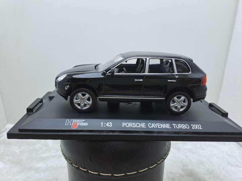 High Speed 2002 Porche Cayenne Turbo 1:43 Scale