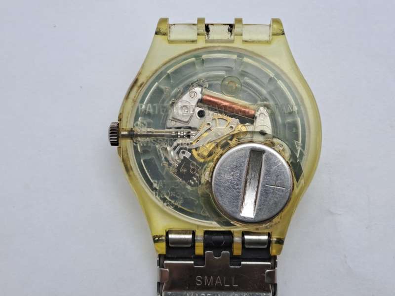 Pre-owned Vintage Swatch  AG 1994  Swiss Men`s Watch -Working-small strap