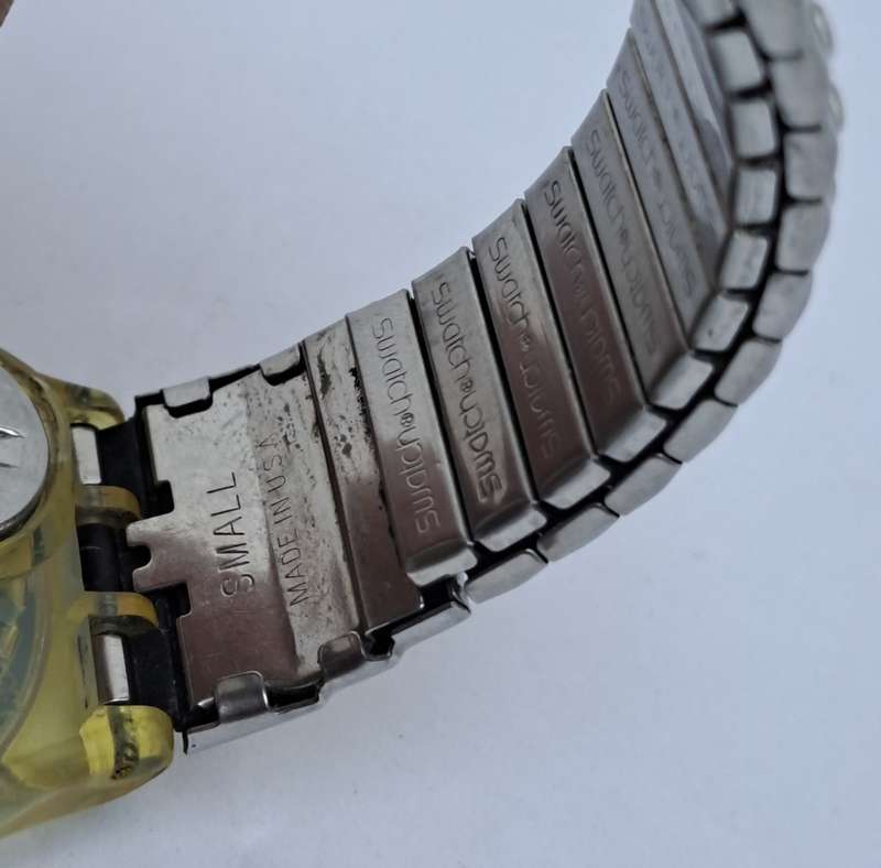 Pre-owned Vintage Swatch  AG 1994  Swiss Men`s Watch -Working-small strap