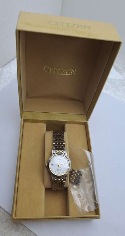 Vintage Citizen WR50 Quartz Ladies Watch -Working -Back Cover engraved -Boxed