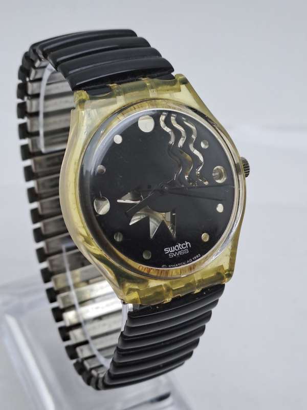 Pre-Owned Vintage Ladies Swiss Black face Swatch  AG1992 quartz watch -Working