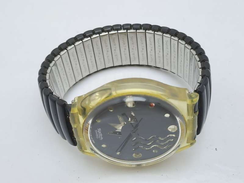 Pre-Owned Vintage Ladies Swiss Black face Swatch  AG1992 quartz watch -Working