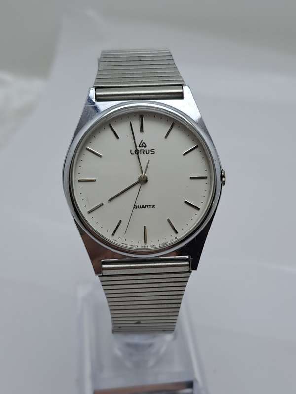Pre-Owned Men`s 1990`s Lorus Quartz Watch Y131-8010 -Working -Engraved