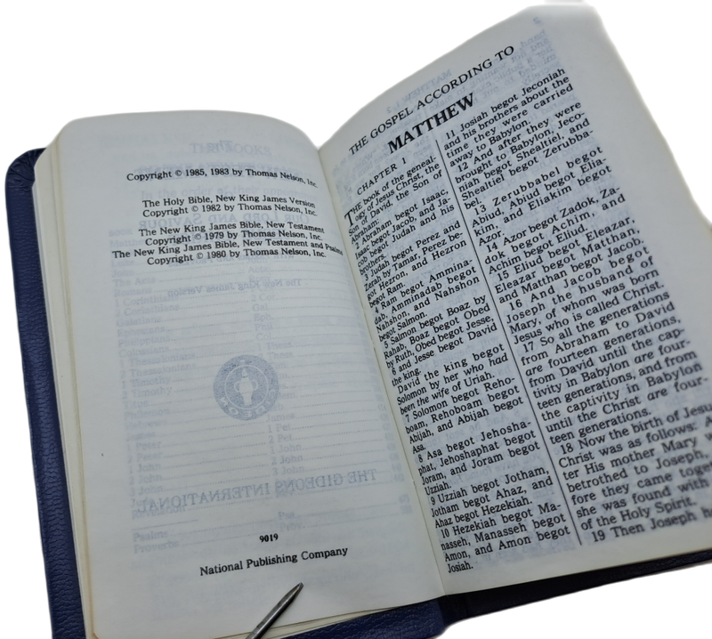 1930`s Pocket Testament League New Testament with Color demostations.