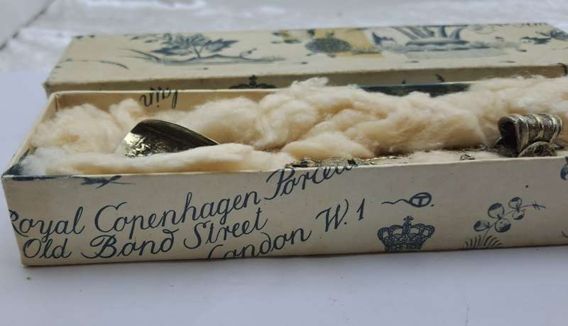 2  Vintage Royal Copenhagen Pictorial Caddy Spoons -Boxed-Made in Holland