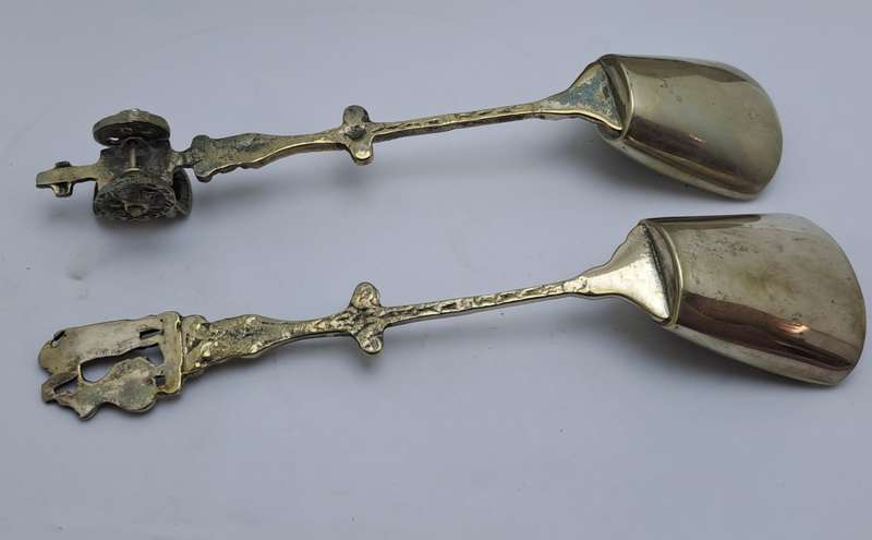 2  Vintage Royal Copenhagen Pictorial Caddy Spoons -Boxed-Made in Holland
