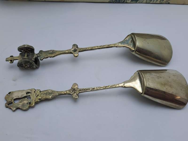 2  Vintage Royal Copenhagen Pictorial Caddy Spoons -Boxed-Made in Holland