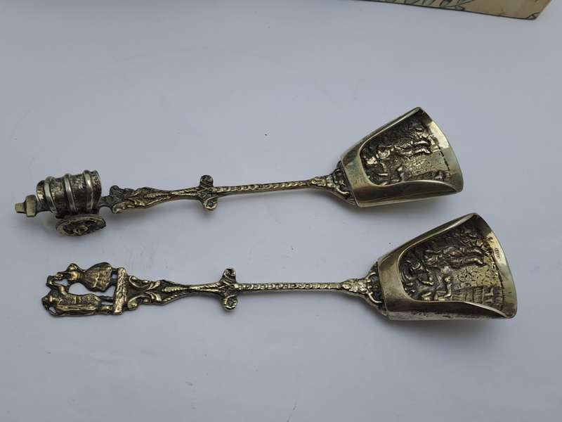 2  Vintage Royal Copenhagen Pictorial Caddy Spoons -Boxed-Made in Holland