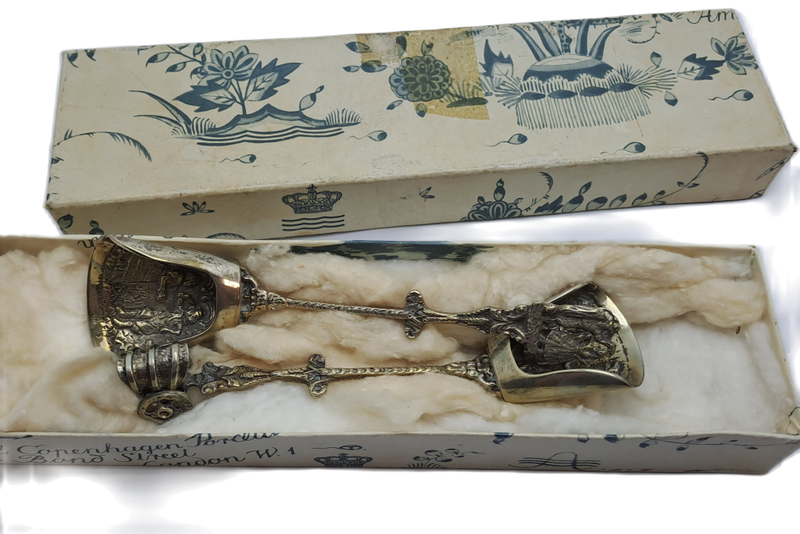 2  Vintage Royal Copenhagen Pictorial Caddy Spoons -Boxed-Made in Holland
