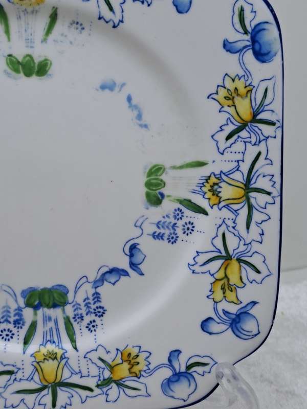 Vintage English Superior BELL CHINA `Bouquet` Plate 162mm x 162mm