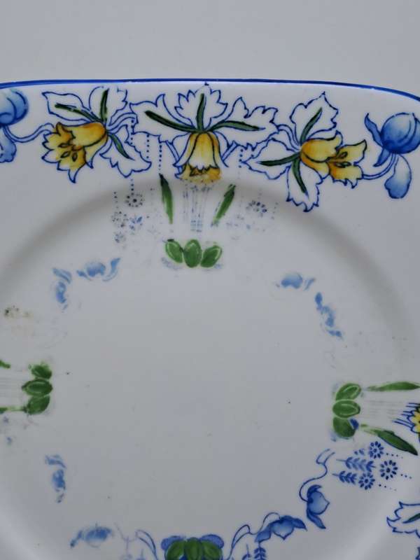Vintage English Superior BELL CHINA `Bouquet` Plate 162mm x 162mm