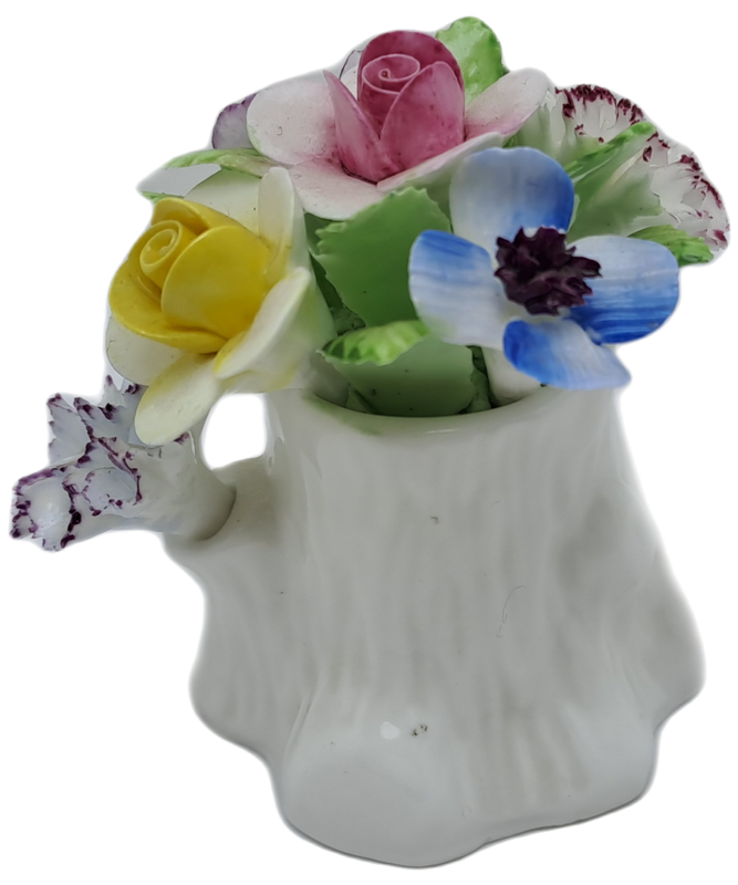 Vintage Royal Doulton Porcelain Flower Bouquet (Posy) - One flower Missing