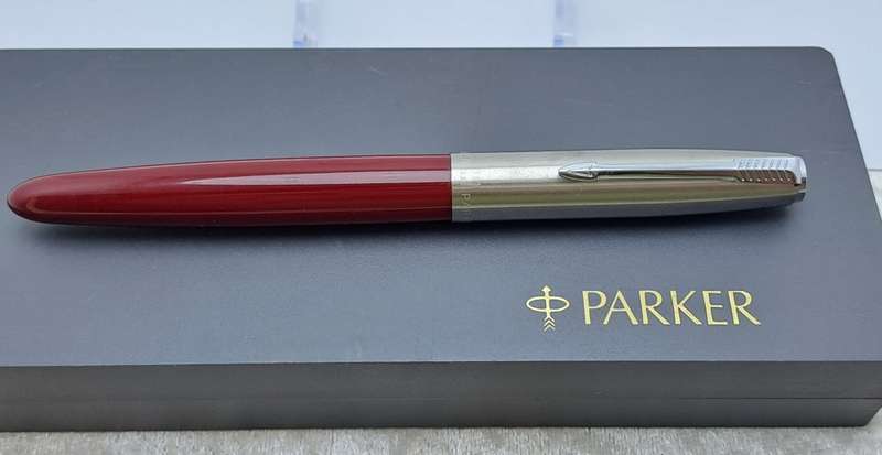 Vintage Parker 21 Fountain pen  with Squeeze Converter INK tested - with case