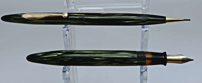 1930`s Sheaffer Fountain Pen and Mechanical Pencil set in Case Made in the USA-see condition