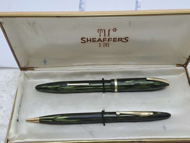 1930`s Sheaffer Fountain Pen and Mechanical Pencil set in Case Made in the USA-see condition