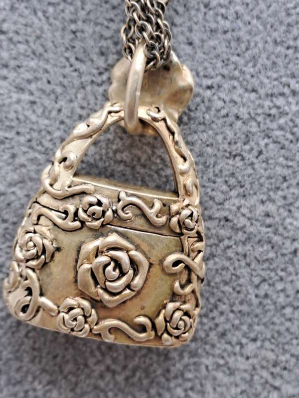 Pre-Owned Anna Sui American fashion designer Necklace with Pendant