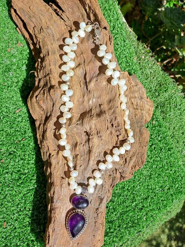 Vintage Genuine Pearl Necklace with Genuine Amethyst 925 Sterling Silver Pendant. 43cm