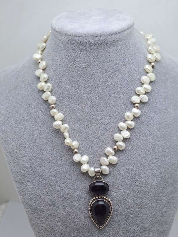 Vintage Genuine Pearl Necklace with Genuine Amethyst 925 Sterling Silver Pendant. 43cm