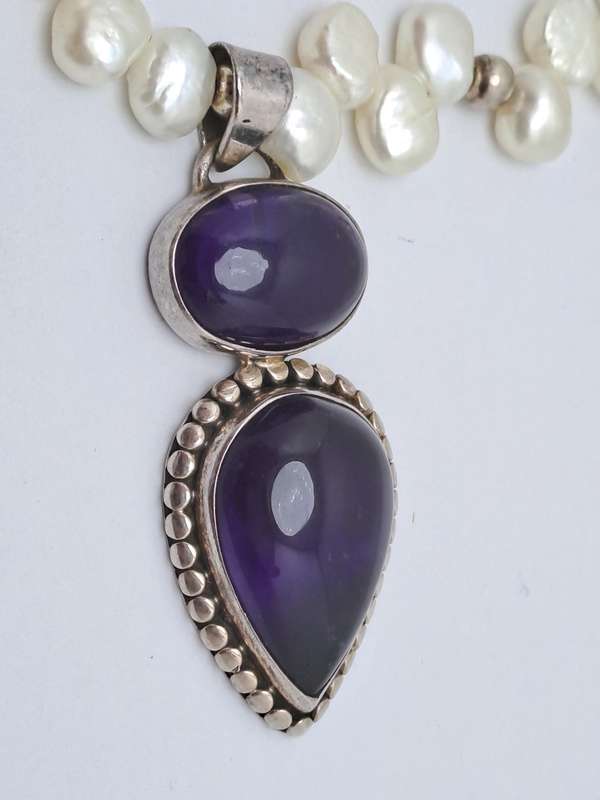 Vintage Genuine Pearl Necklace with Genuine Amethyst 925 Sterling Silver Pendant. 43cm