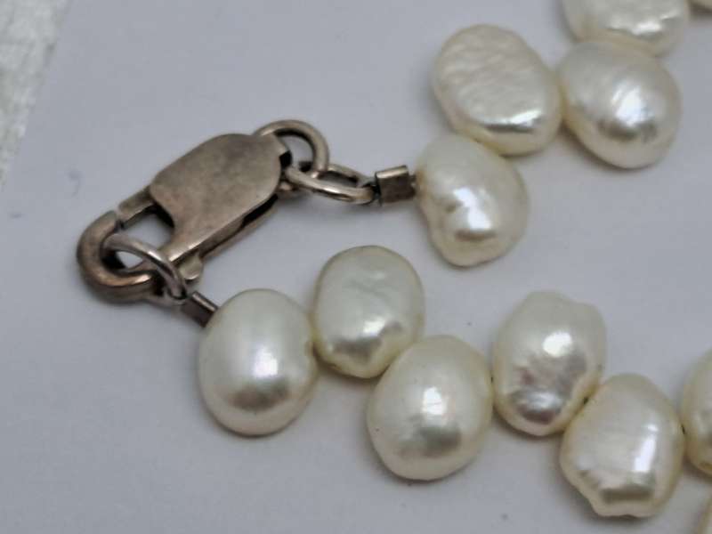Vintage Genuine Pearl Necklace with Genuine Amethyst 925 Sterling Silver Pendant. 43cm