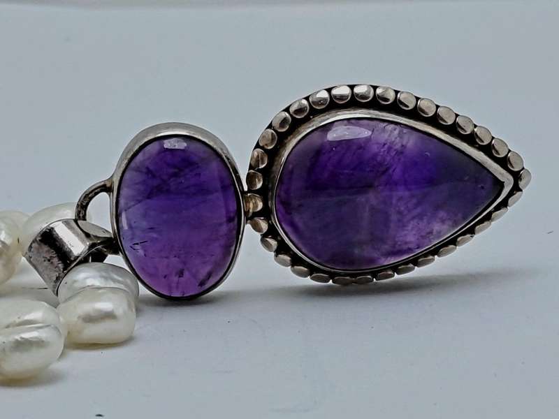 Vintage Genuine Pearl Necklace with Genuine Amethyst 925 Sterling Silver Pendant. 43cm