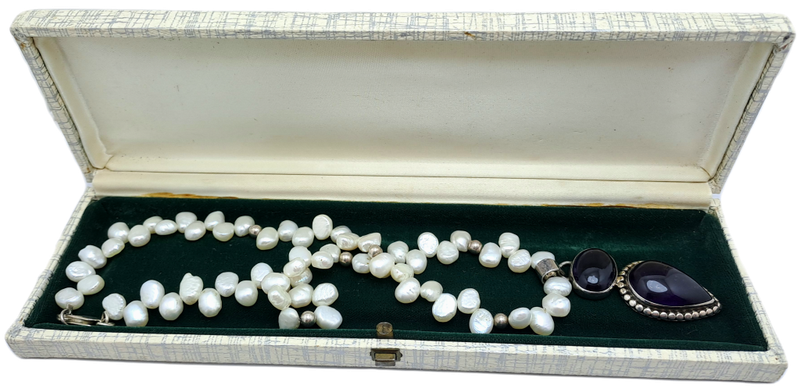 Vintage Genuine Pearl Necklace with Genuine Amethyst 925 Sterling Silver Pendant. 43cm