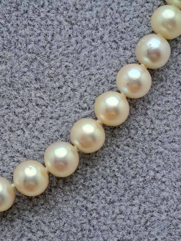 Vintage Genuine Pearl Necklace with SILVER Clasp 5x7mm pearls - 43mm