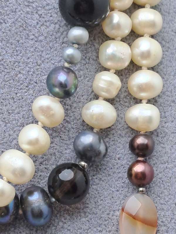 Beautiful Vintage Genuine Multicolored Pearl Necklace 152cm (1,5 meter)in wooden Box.