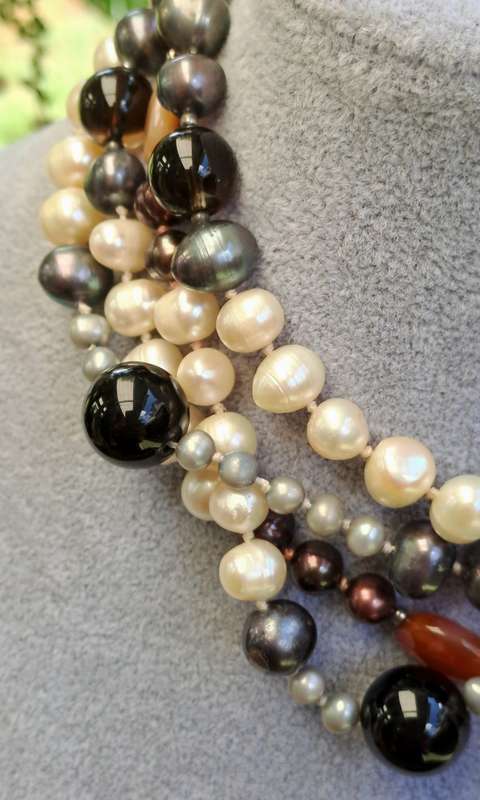 Beautiful Vintage Genuine Multicolored Pearl Necklace 152cm (1,5 meter)in wooden Box.