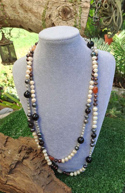 Beautiful Vintage Genuine Multicolored Pearl Necklace 152cm (1,5 meter)in wooden Box.