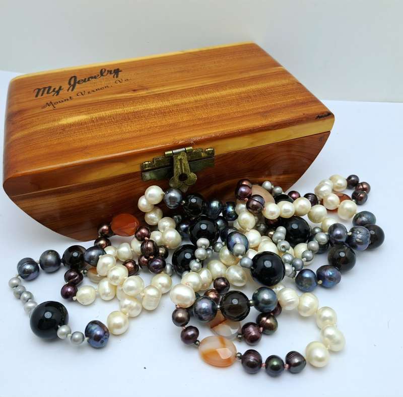 Beautiful Vintage Genuine Multicolored Pearl Necklace 152cm (1,5 meter)in wooden Box.