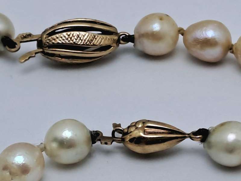 Vintage Genuine Pearl Necklace with Matching armband  9ct GOLD Clasps